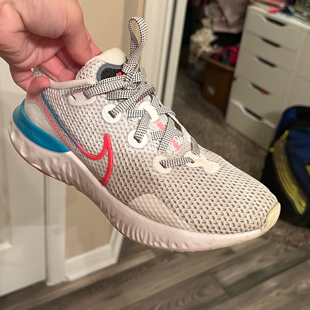Women’s Nike Renew